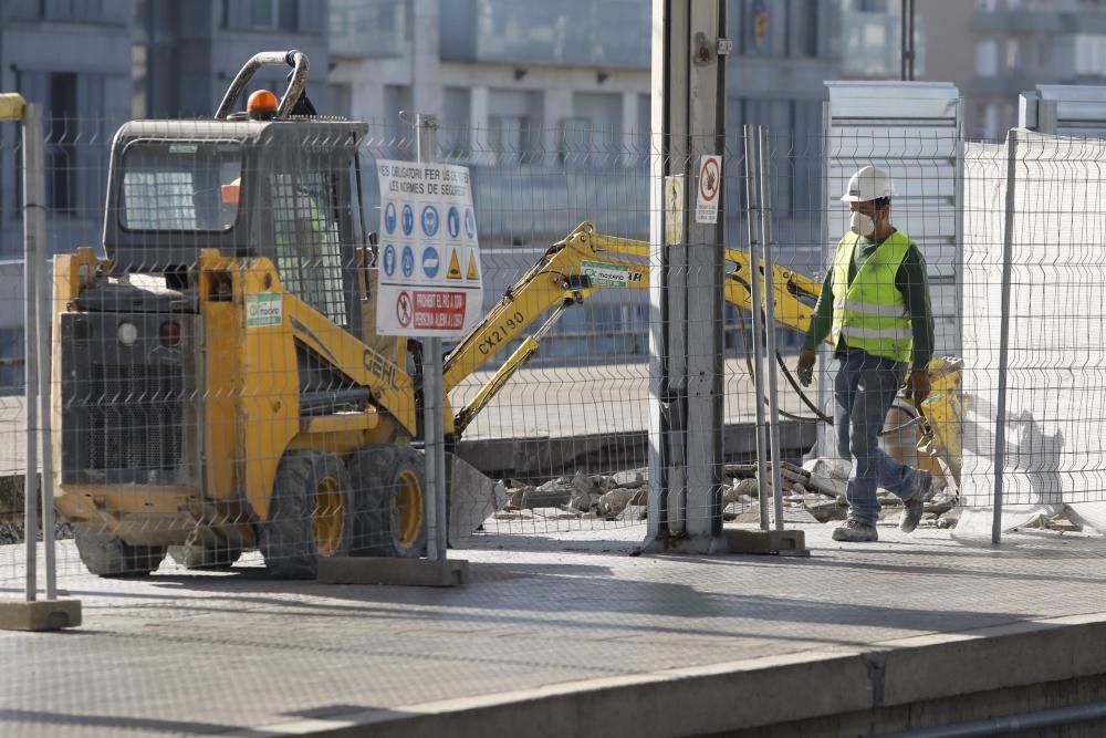 Obres a les andanes de l'estació de Renfe i al parc Central