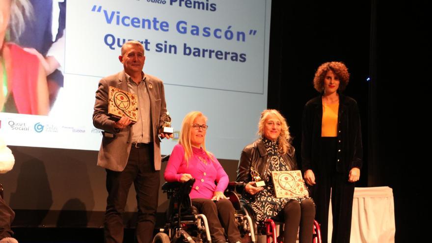 Teresa Navarro y el presidente del Patronato Francisco Esteve, premio &#039;Quart sin barreras&#039; 2023