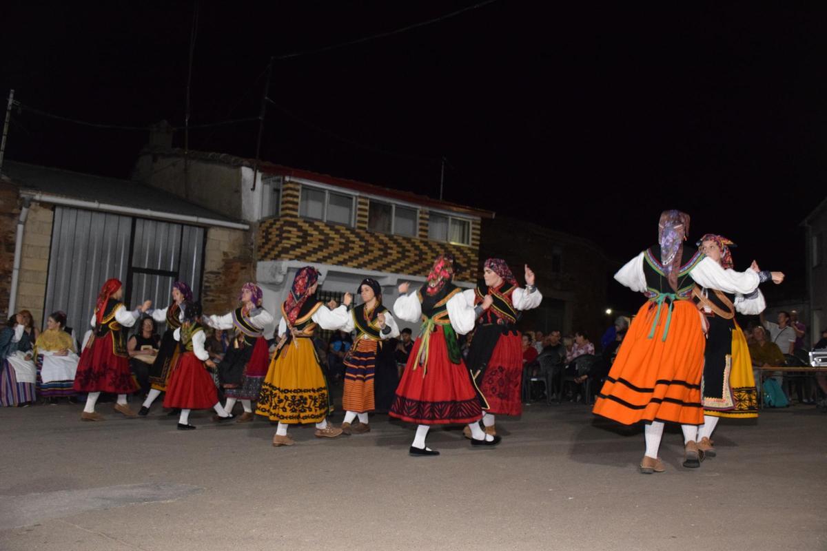 Folclore con acento transfronterizo en el Festival Internacional de de Aulas de Música de Aliste y Tras os Montes Folclore con acento transfronterizo en el Festival Internacional de de Aulas de Música de Aliste y Tras os Montes