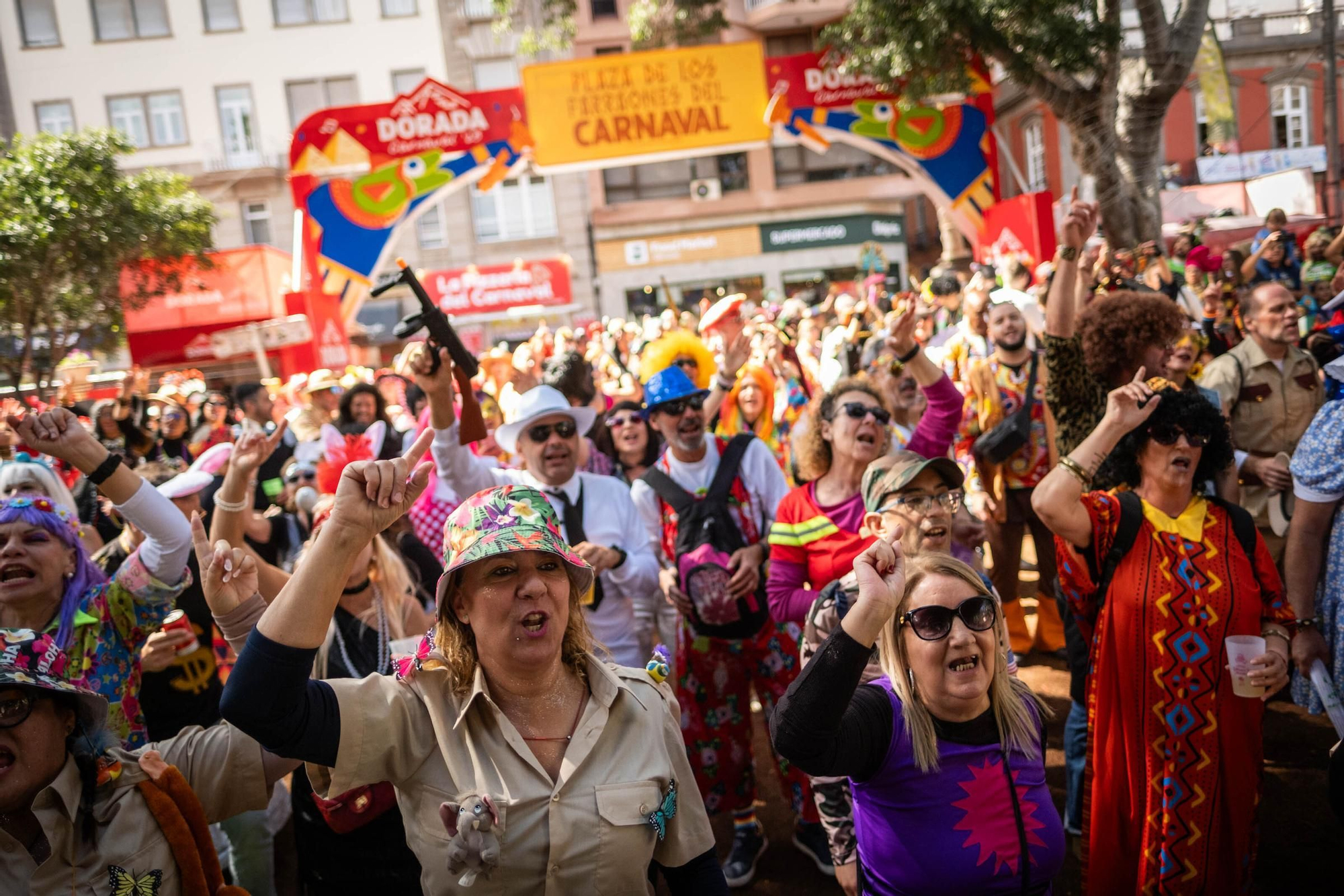 Santa Cruz celebra su segundo Carnaval de día