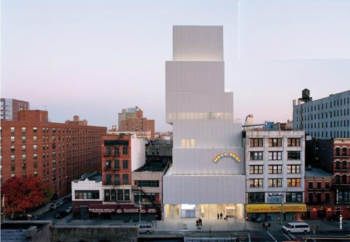 En New Museum es un edificio de cubos blancos levantado por el estudio japonés Sanaa en Bowery.