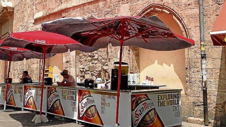 Instalan un puesto de bebidas en los muros de Santa Catalina