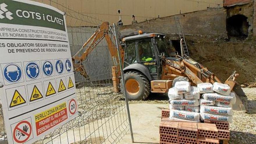 Les excavadores ja treballen en l&#039;ampliació de la residència de Sant Andreu