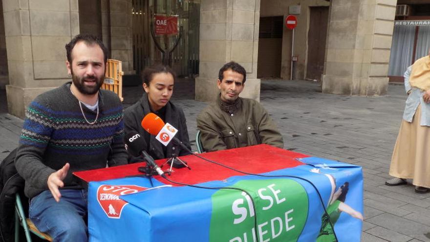 Roda de premsa, aquets matí. A la dreta de la taula, Zadik