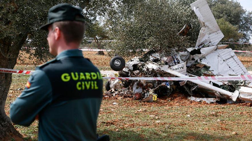 Tres jóvenes catalanes mueren al estrellarse una avioneta antes de aterrizar en Cuatro Vientos