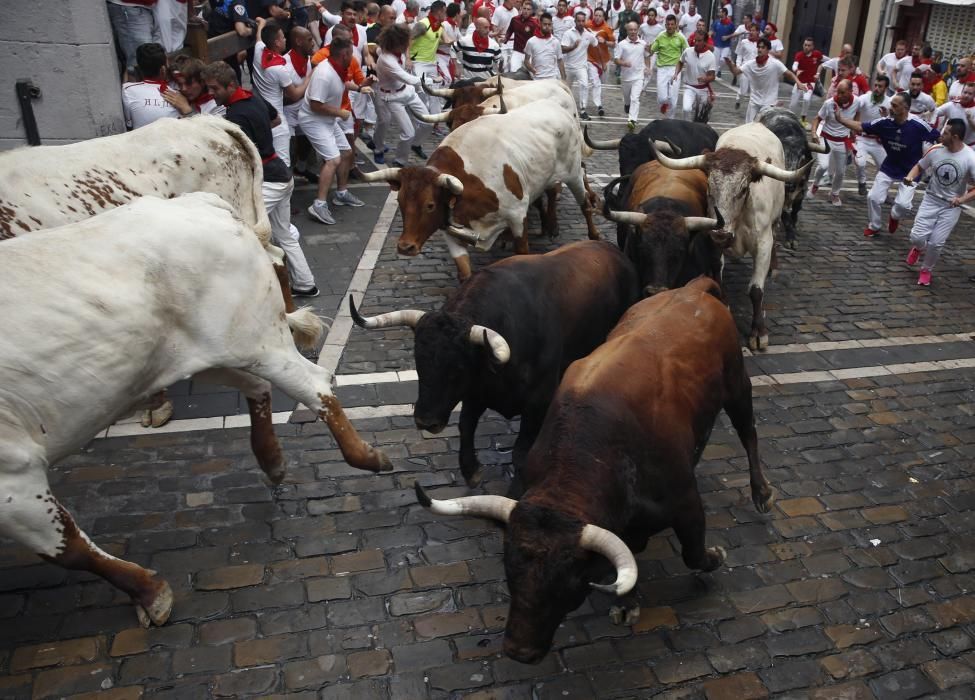 Imágenes del segundo encierro de los Sanfermines de 2019.