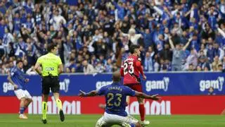 Las polémicas arbitrales del Real Oviedo-Rayo Vallecano, desgranadas una a una: "La acción de Mendy en la primera parte pensé que, igual que la de Ilyas, podía ser roja"