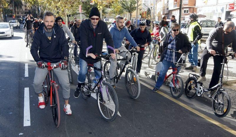 Marcha ciclista en protesta por la paralización del servicio Bizi