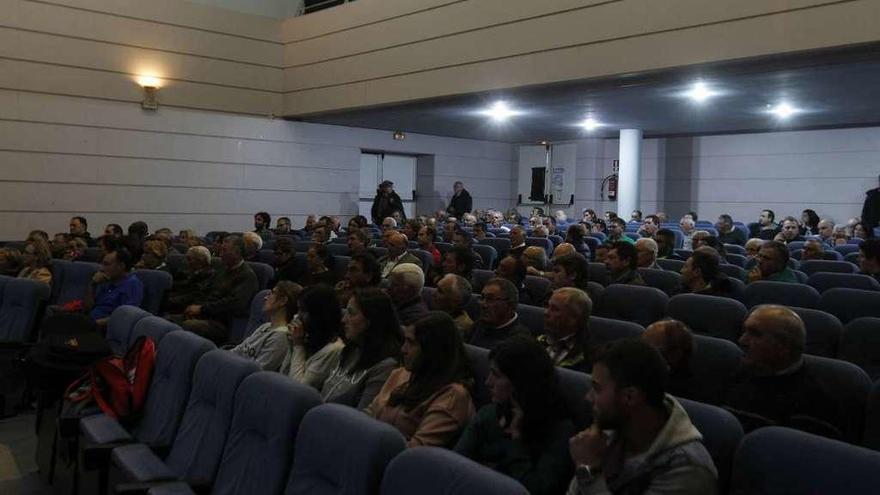 Reunión de UUAA con viticultores de O Ribeiro. // J. Regal