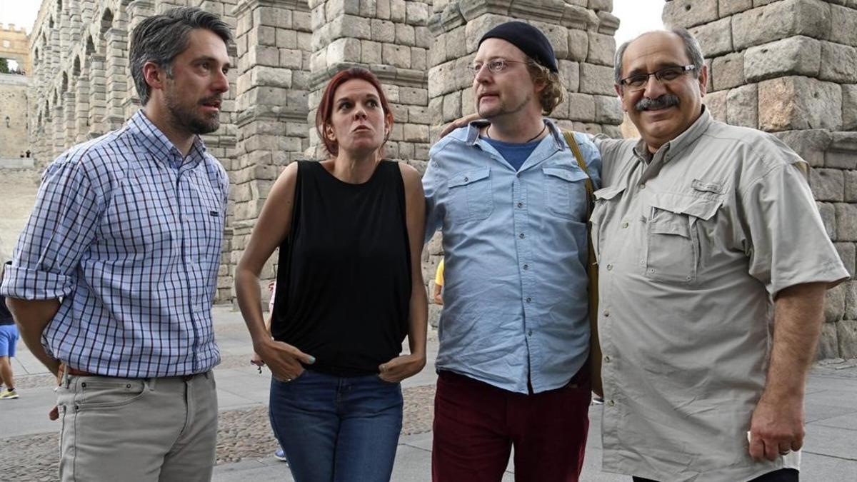 Mónica García Prieto, ganadora del premio Cirirlo Rodríguez, con los finalistas del galardón el pasado mayo en Segovia.