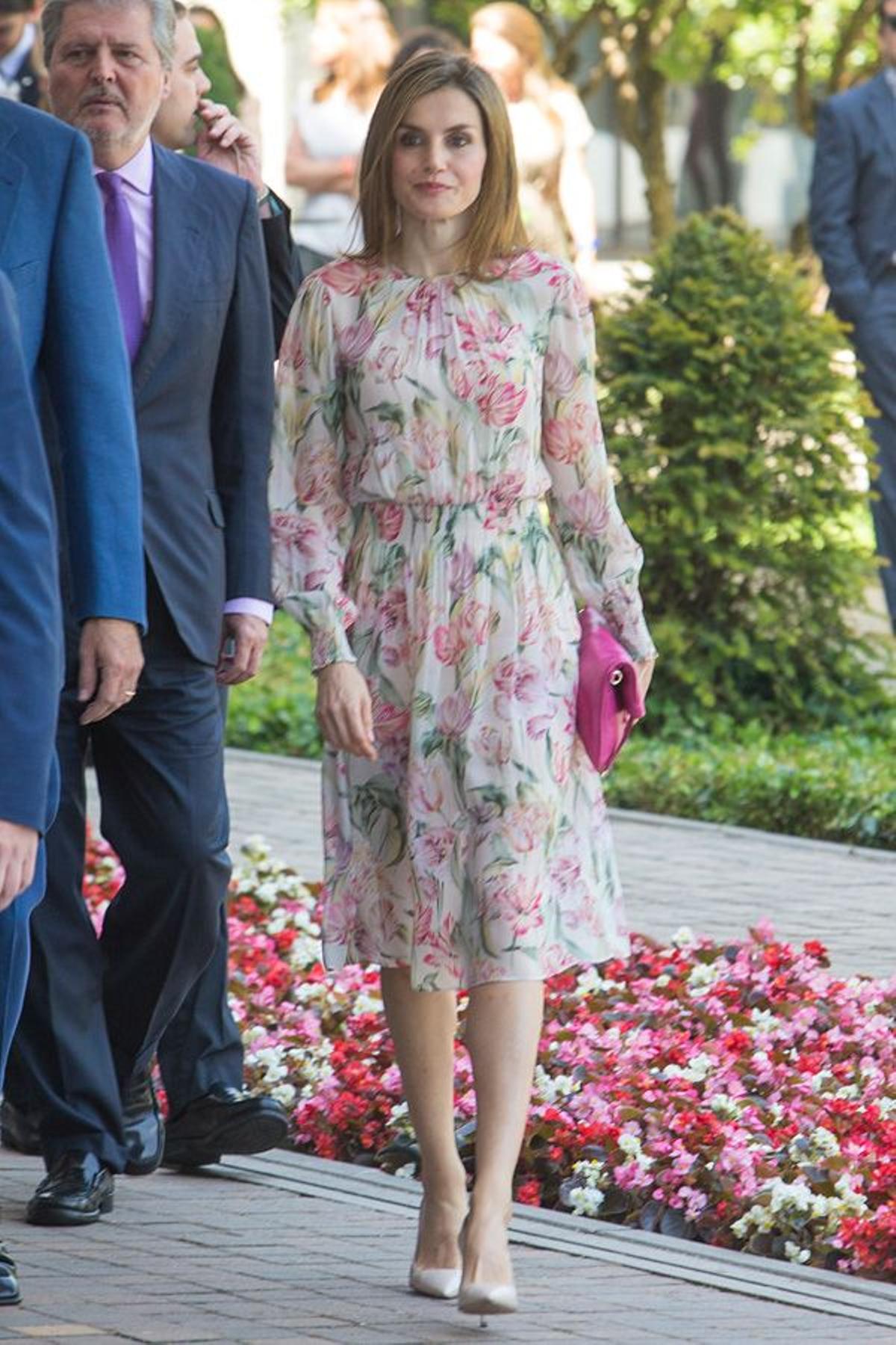 Vestido manga larga con estampado de flores