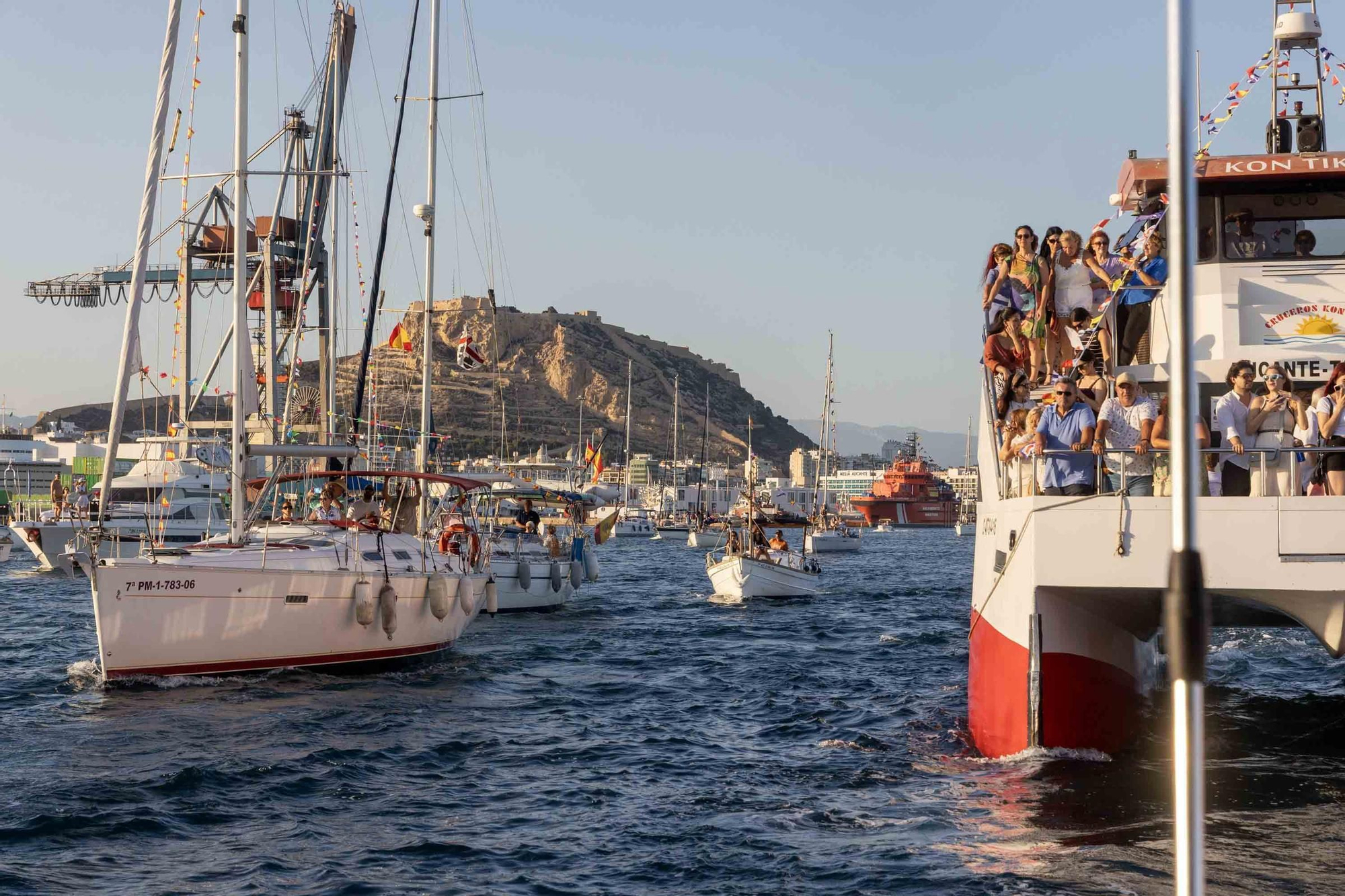El Real Club de Regatas de Alicante rinde homenaje a la Virgen del Carmen, patrona de los marineros