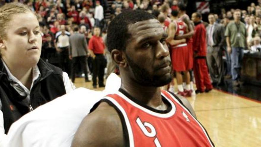 Oden se lesionó en 2009 cuando jugaba en Portland.