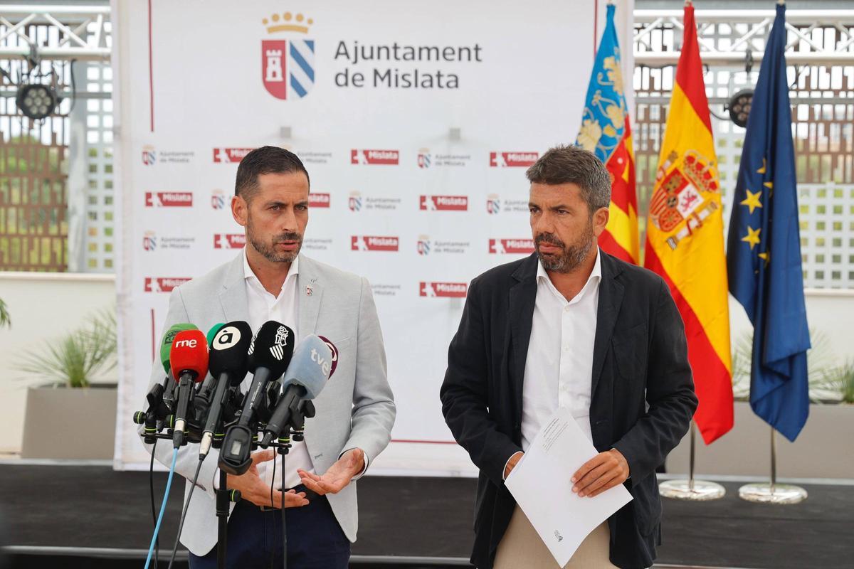 Bielsa interviene ante los medios de comunicación junto a Mazón.