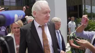 Julian Assange, libre tras declararse culpable por las filtraciones de WikiLeaks
