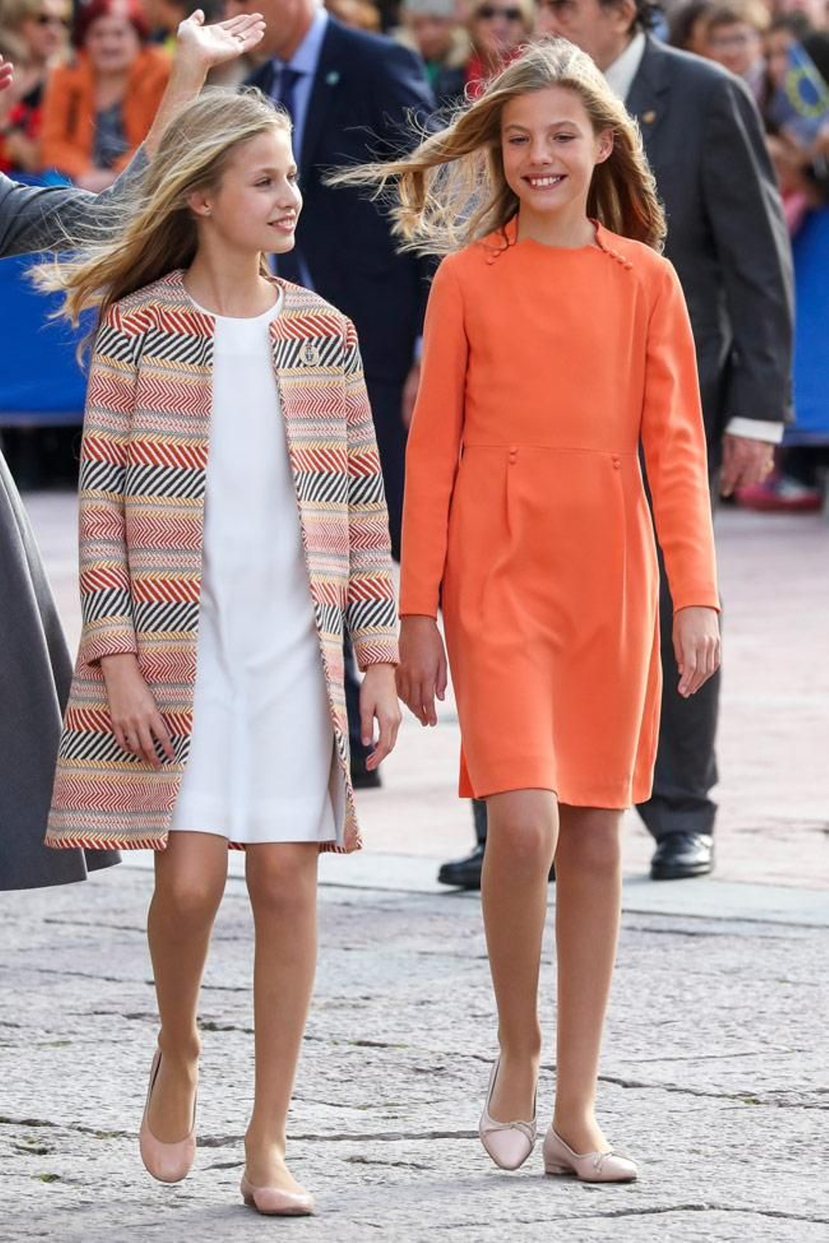 La princesa Leonor y la infanta Sofía en el acto de bienvenida al Principado de Asturias