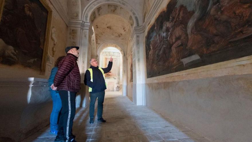 Una de las visitas al edificio de La Cartuja de las Fuentes, | DIPUTACIÓN PROVINCIAL DE HUESCA