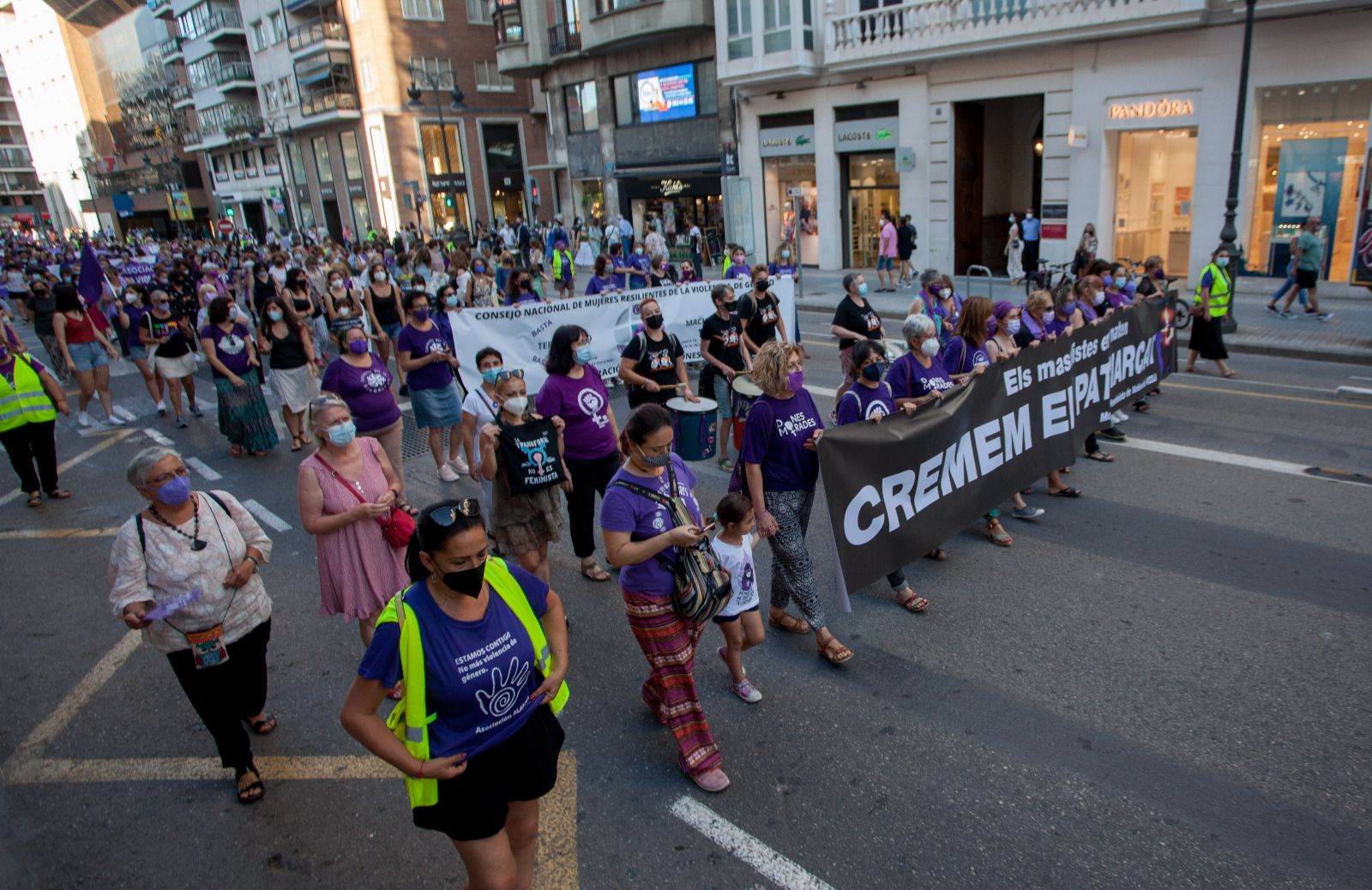 València clama contra los crímenes machistas