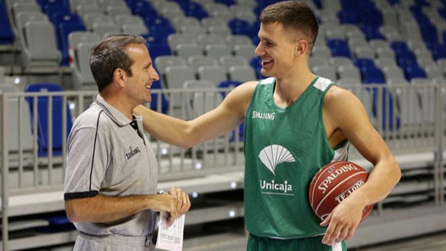 Plaza charla con Nedovic en el Martín Carpena.