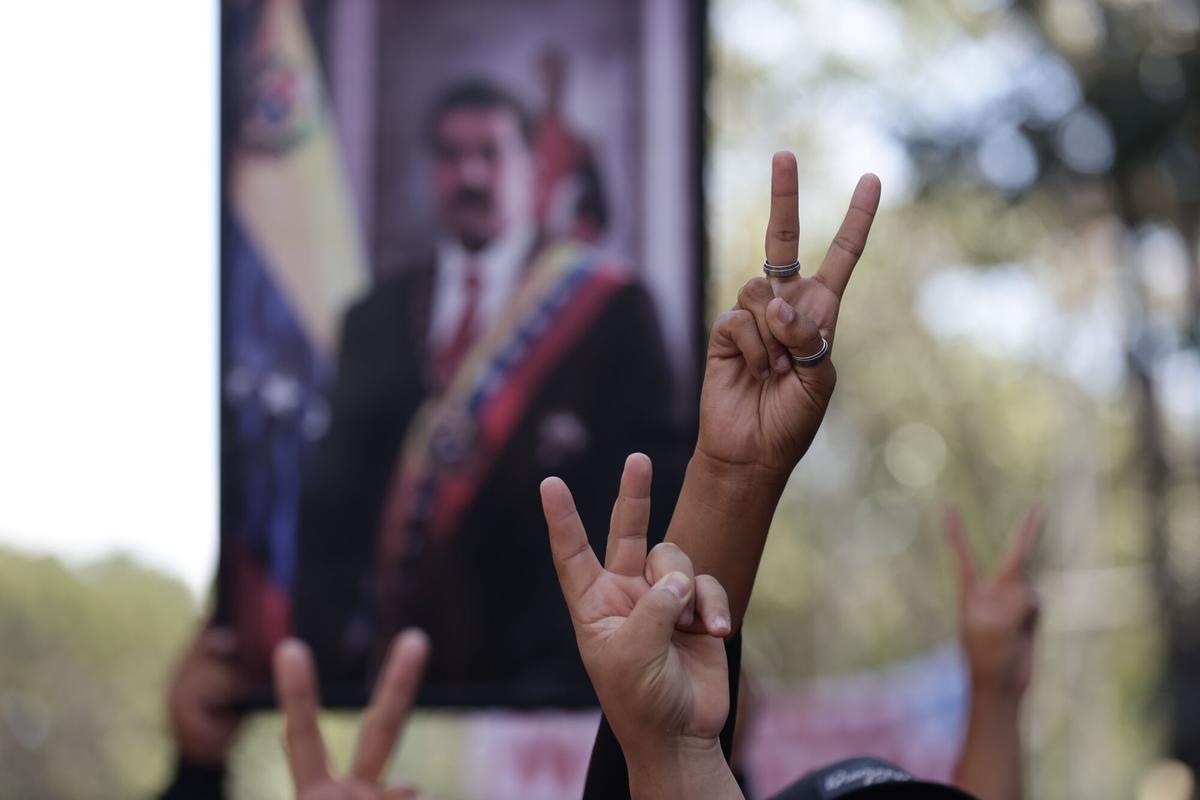 “Ne isterlerse yapıyorlar, biz de bir nebze hapsedildik”