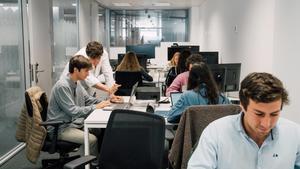 Trabajadores de Ufounders, en sus oficinas de Madrid.