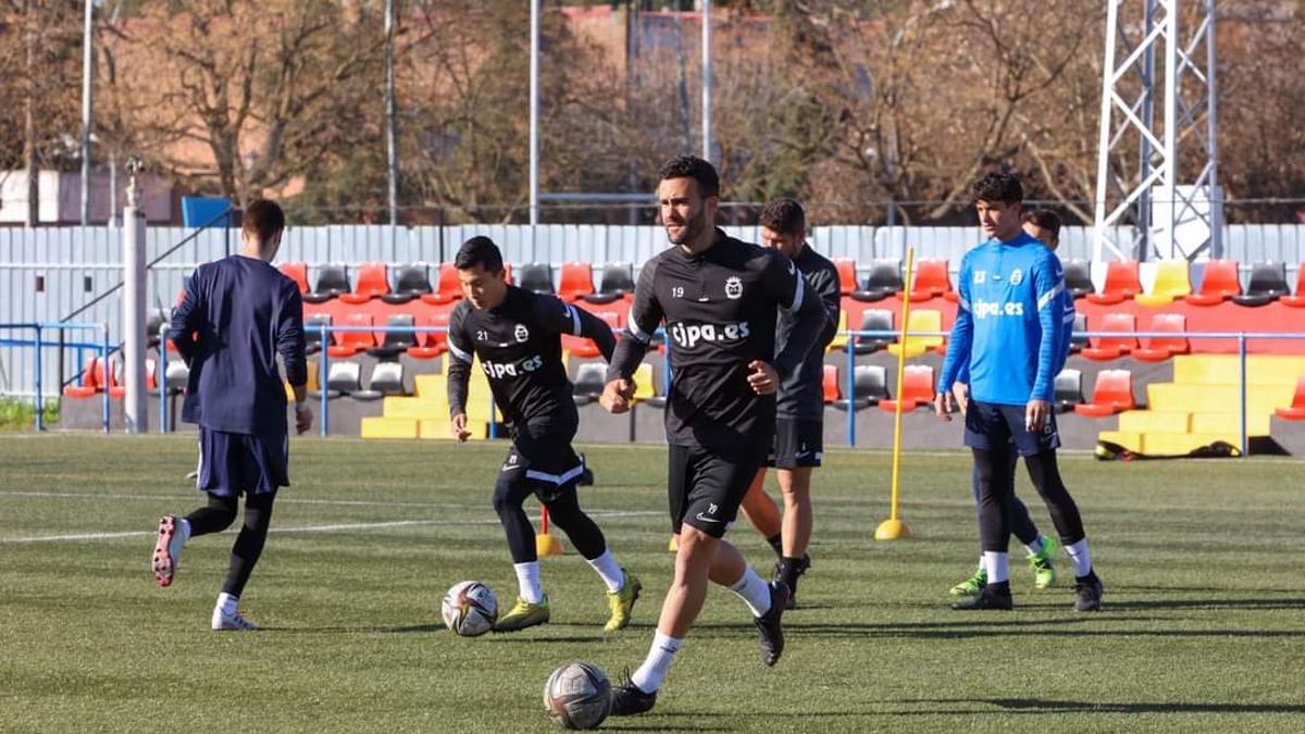 Los jugadores del Montijo durante un entrenamiento.