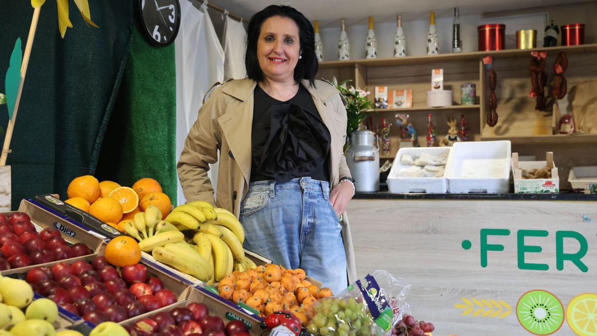 Conchi, en su frutería, Fervenza, en Gondomar.