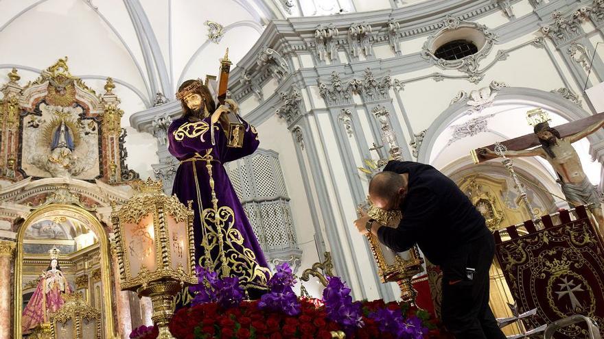 La Cofradía de la Salud vive su fe en el interior de San Juan de Dios de Murcia