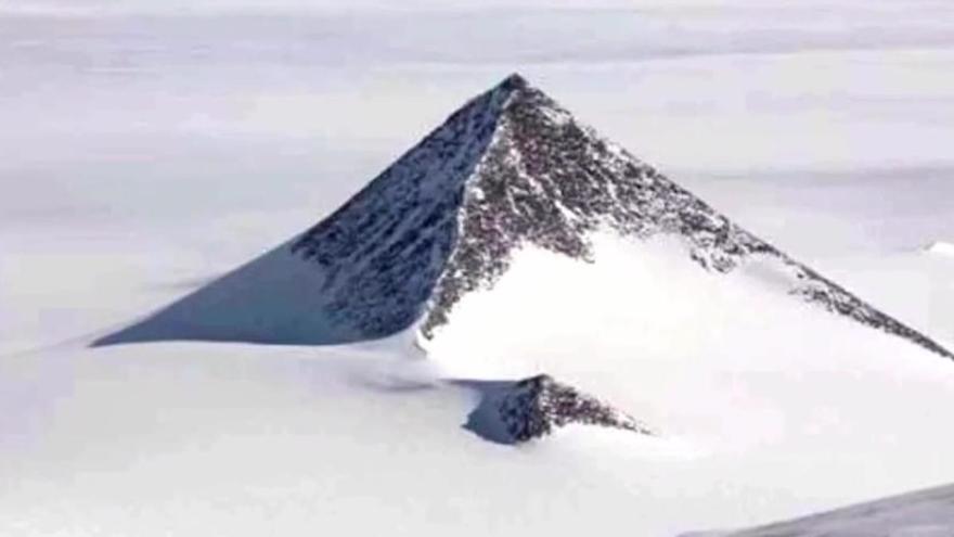 Una pirámide en la Antártida con posible origen egipcio