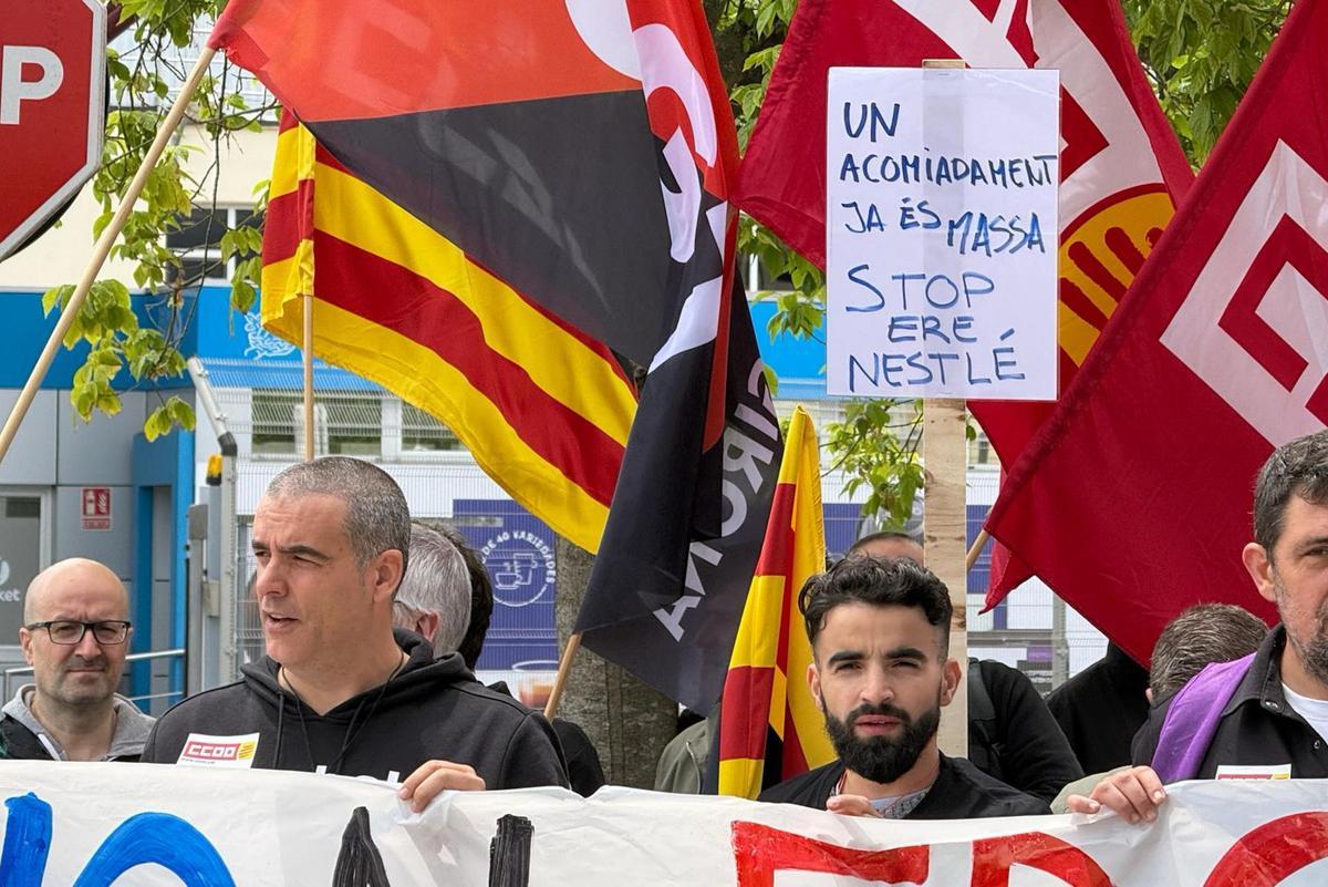Pla curt d'alguns treballadors de la Nestlé a Girona.