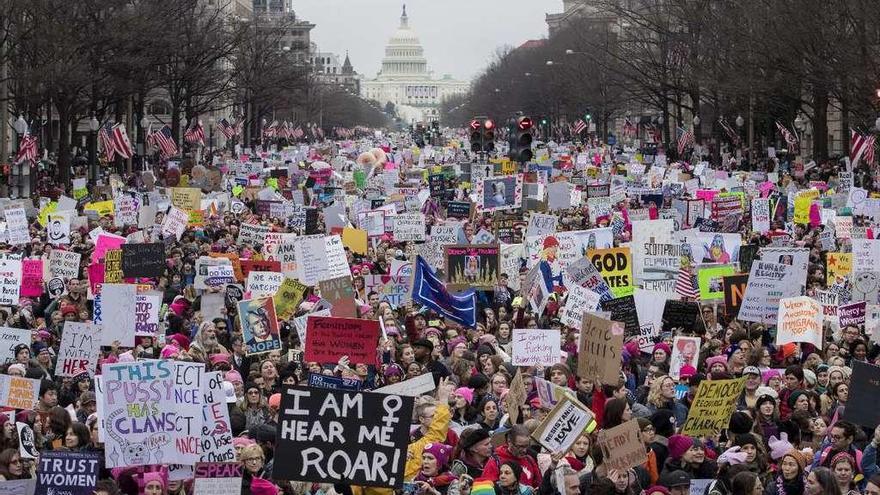 La multitudinaria marcha contras las políticas de Trump que se celebró el sábado en Washington. // Reuters