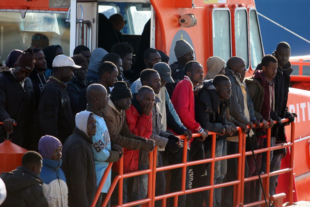 Llegan al puerto de Málaga 52 inmigrantes rescatados