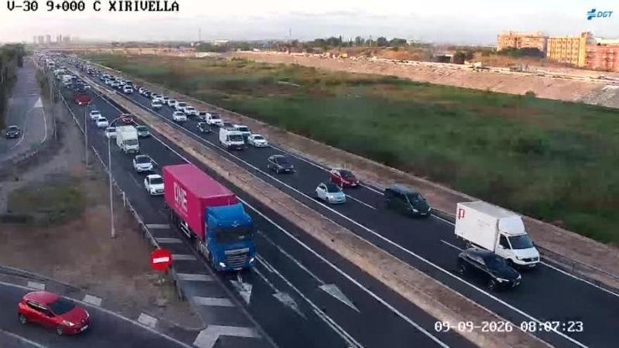 Más de 15 kilómetros de retenciones en las carreteras de Valencia en la vuelta al cole
