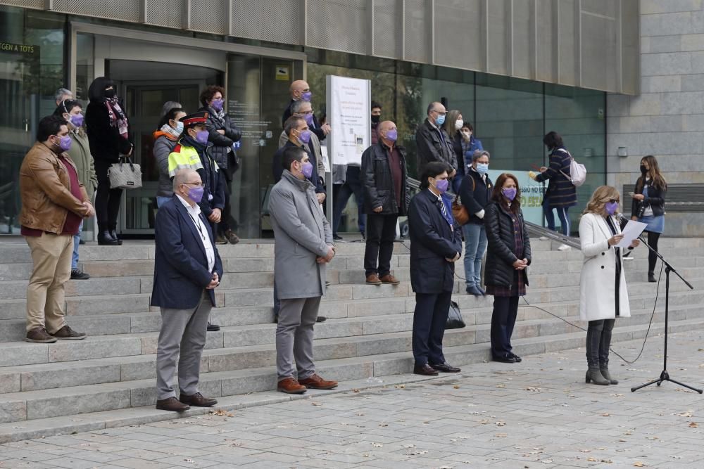 Minut de silenci a Girona pel Dia Internacional contra la violència envers les dones