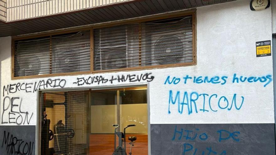 VÍDEO | La Guardia Civil estrecha el cerco sobre los autores de las pintadas contra jugadores y directivos del Real Zaragoza