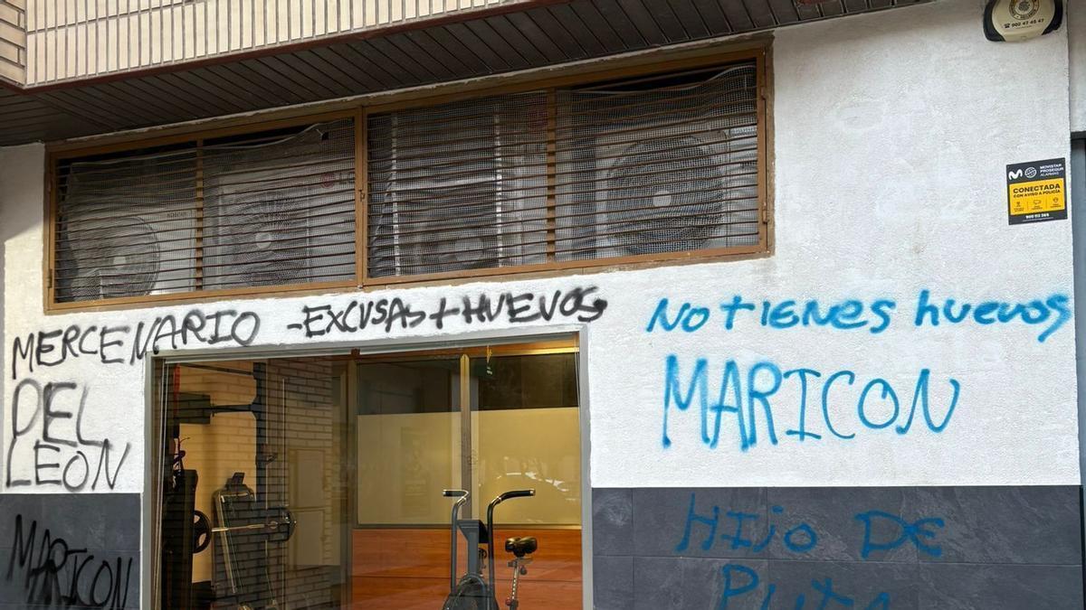VÍDEO | La Guardia Civil estrecha el cerco sobre los autores de las pintadas contra jugadores y directivos del Real Zaragoza