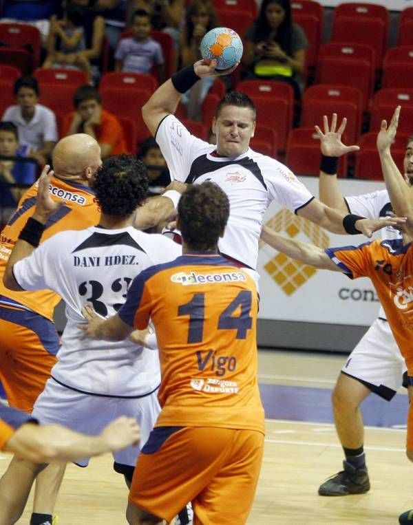 El partido entre Balonmano Aragón y Palma del Río, en imágenes