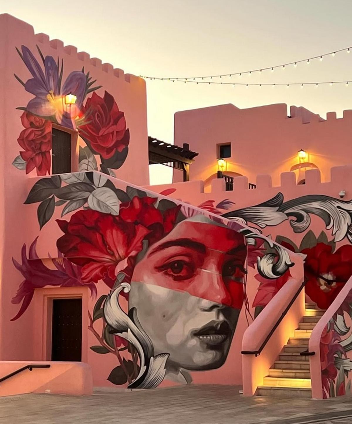 Mural de Lula Goce en Catar.