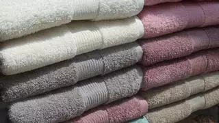 El nuevo truco que devuelve toda la suavidad a tus toallas viejas