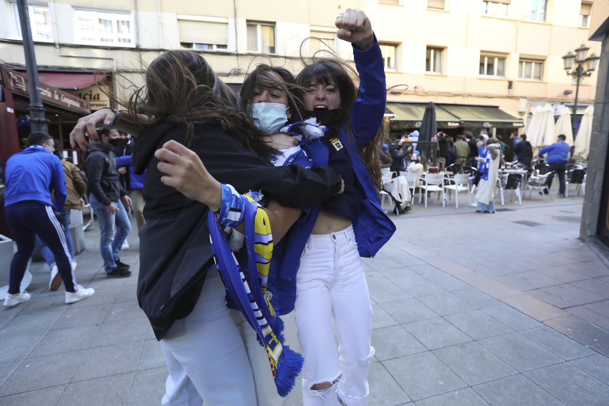 El ambiente en Oviedo durante el derbi