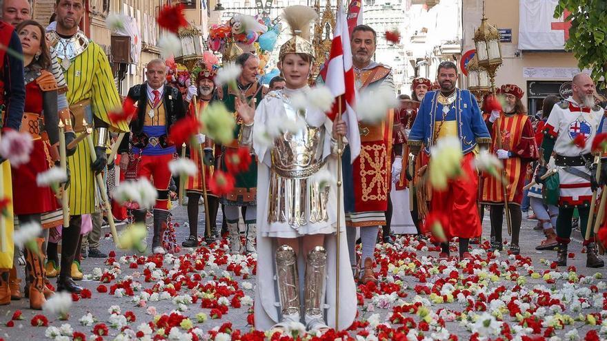 Manto de claveles para el Sant Jordiet