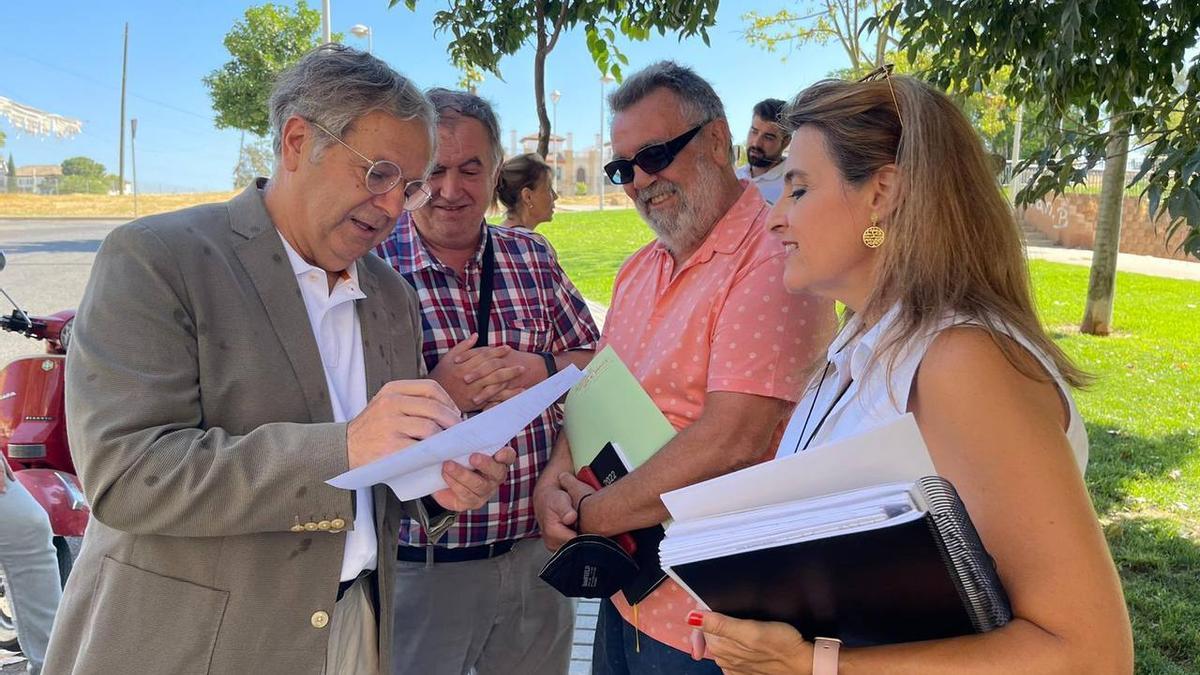 Salvador Fuentes y Carmen Chacón, este viernes presentando el proyecto.