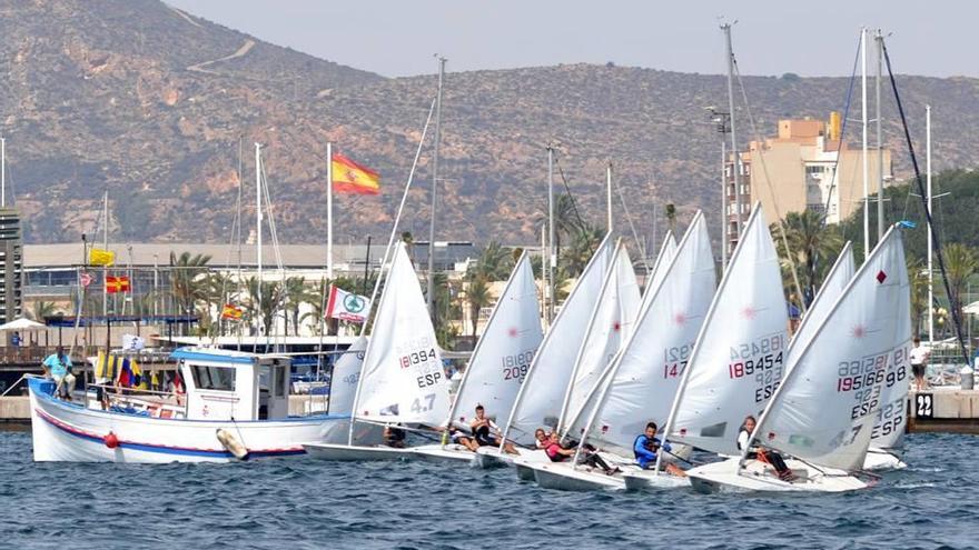 El RCR Cartagena sale triunfal del trofeo para vela ligera