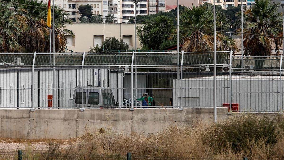 Los primeros inmigrantes llegan a las instalaciones del CATE de Cartagena