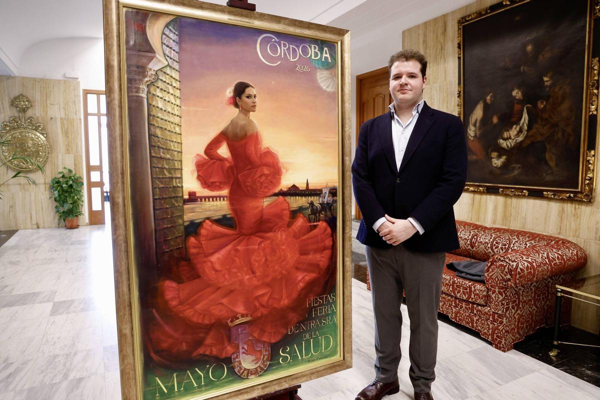 El alcalde de Córdoba, José María Bellido, el delegado de Fiestas y Tradiciones, Julián Urbano; y el artista Rafael Castejón, presentan el cartel del Mayo Festivo de Córdoba 2026. En el Salón de Plenos