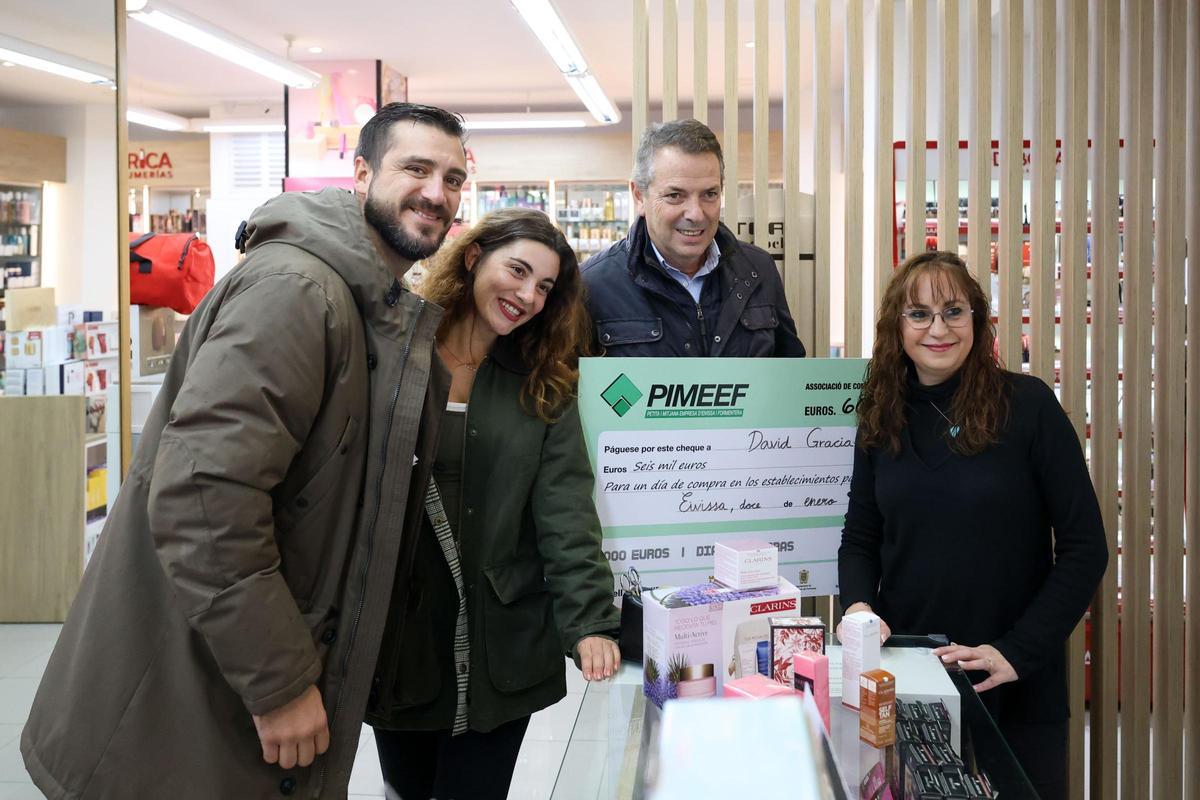 Cómo gastar 6.000 euros en una mañana de compras en Ibiza