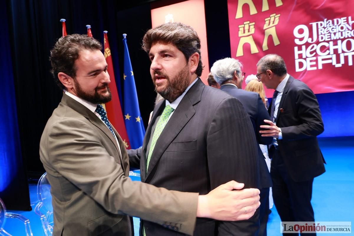Así ha sido el acto institucional del Día de la Región de Murcia en el Teatro Romea