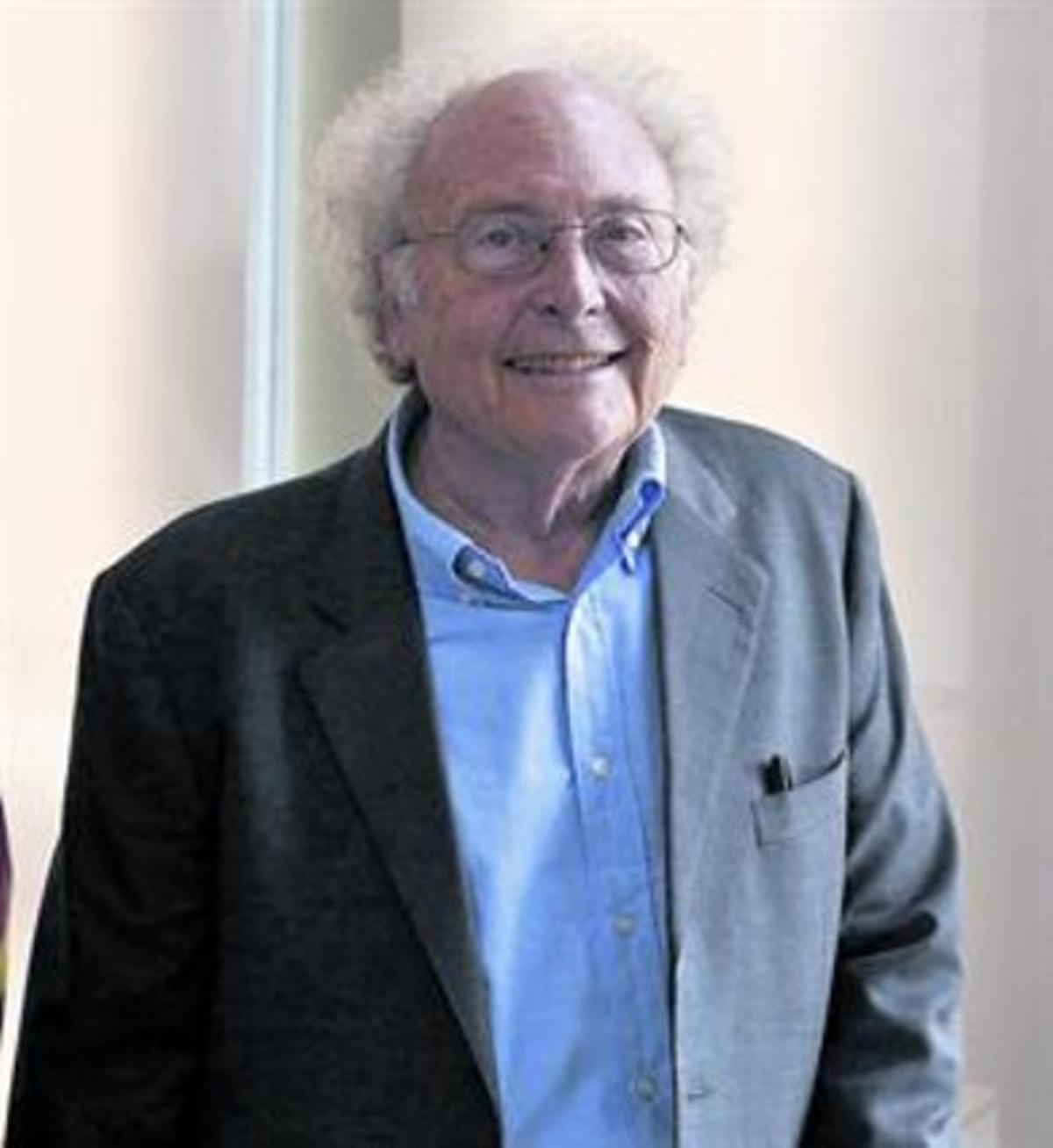 GAIREBÉ DUES DÈCADES A LA 2 3 L’escriptor, advocat i divulgador científic Eduard Punset, als seus inicis a ’Redes’ (esquerra), i el 2012. GAIREBÉ DUES DÈCADES A LA 2 3 L’escriptor, advocat i divulgador científic Eduard Punset, als seus inicis a ’Redes’ (esquerra), i el 2012.