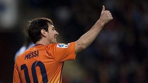 El davanter blaugrana repassa el partit davant el Deportivo.