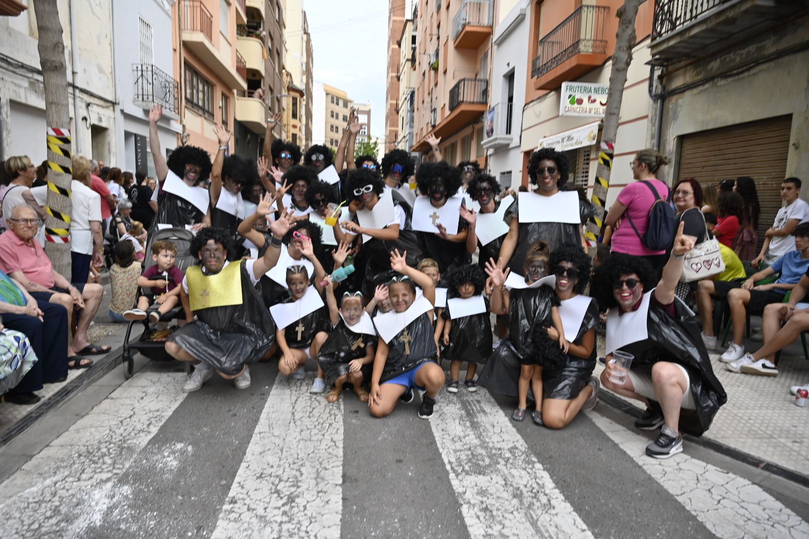 Imaginación y humor al poder en el desfile de las collas del Grau